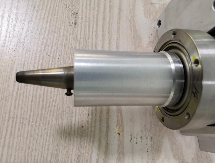 更換常壓等離子處理機(jī)內(nèi)電極-普樂斯等離子清洗機(jī)
